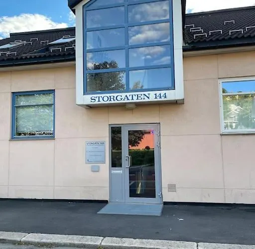 With Common Bath And Kitchen 公寓